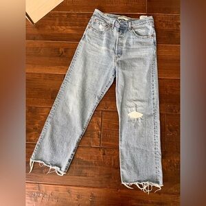 Levi’s rib cage ankle jeans size 30